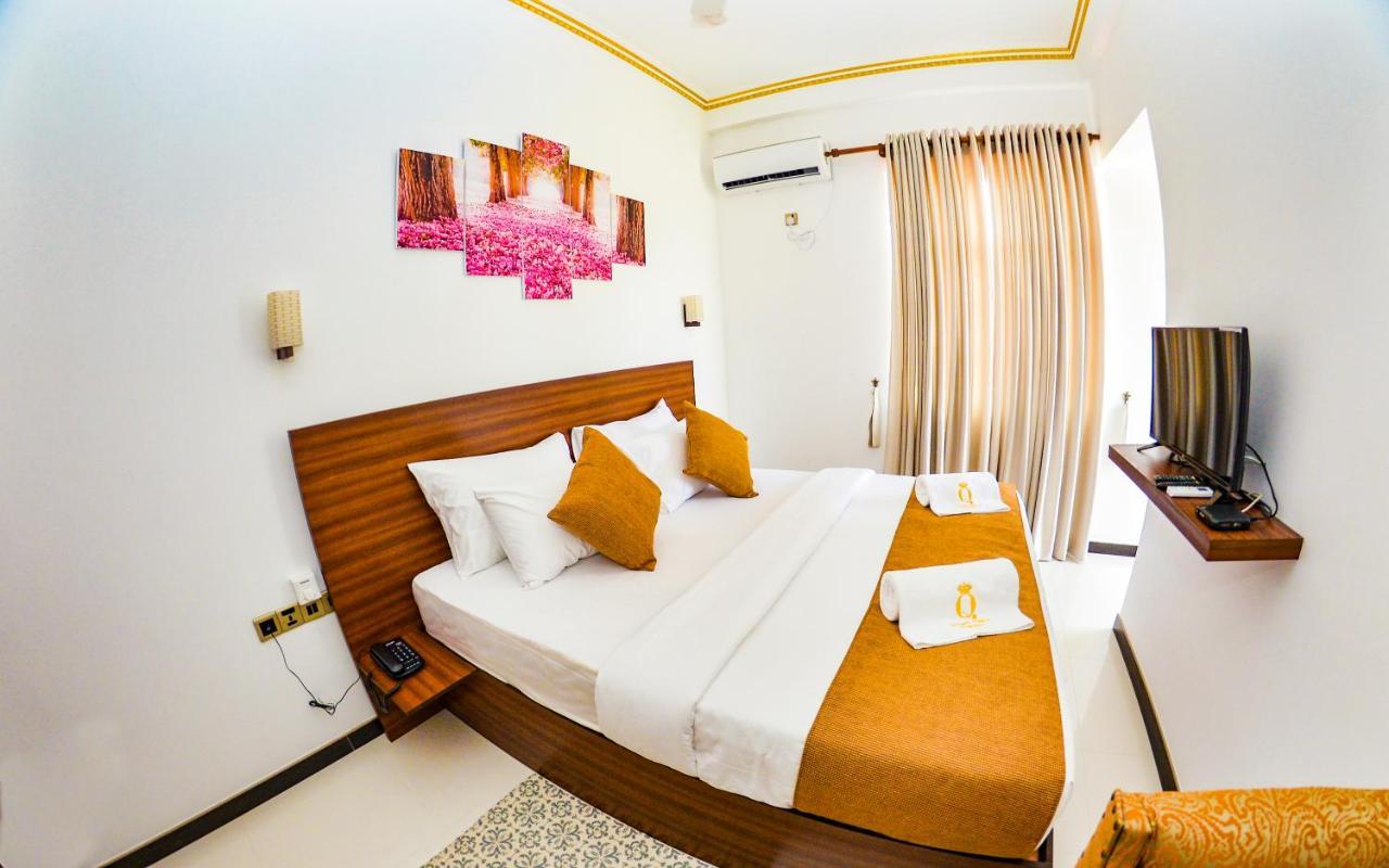 Negombo New Queen's Palace Exterior foto