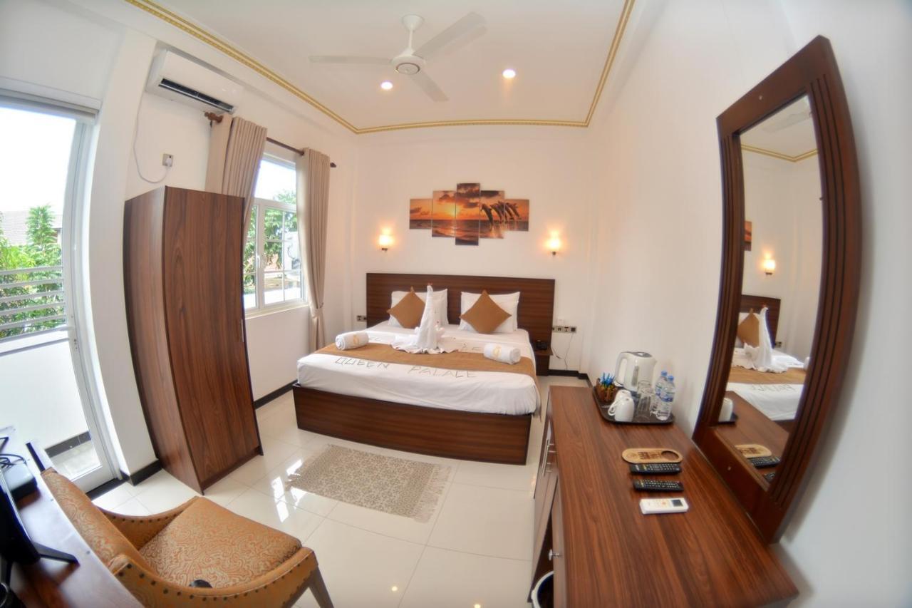 Negombo New Queen's Palace Exterior foto
