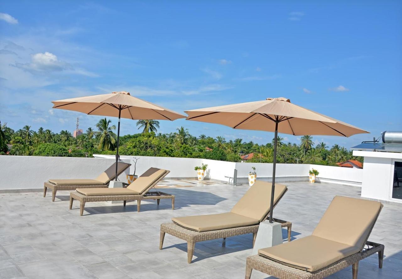 Negombo New Queen's Palace Exterior foto